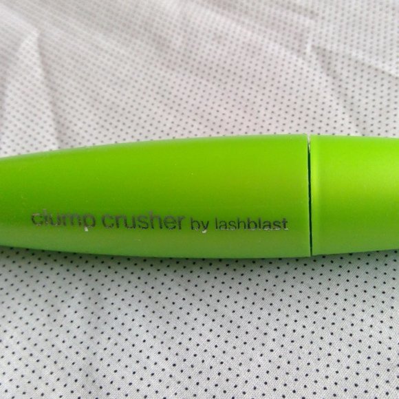 CoverGirl black mascara NWOT - Picture 2 of 3